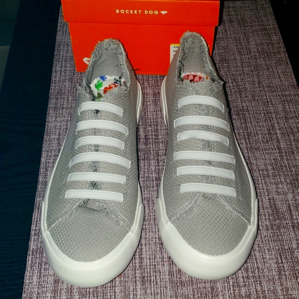 Brand New Women's Rocket Dog Grey Slip On Shoes, size 8.5